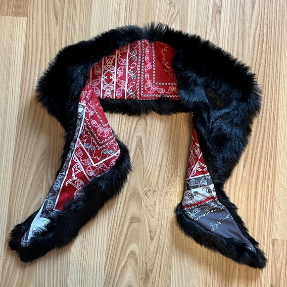 Desigual faux fur collar for coat, jacket, or cardigan. NWOT, in black. - Picture 2 of 11